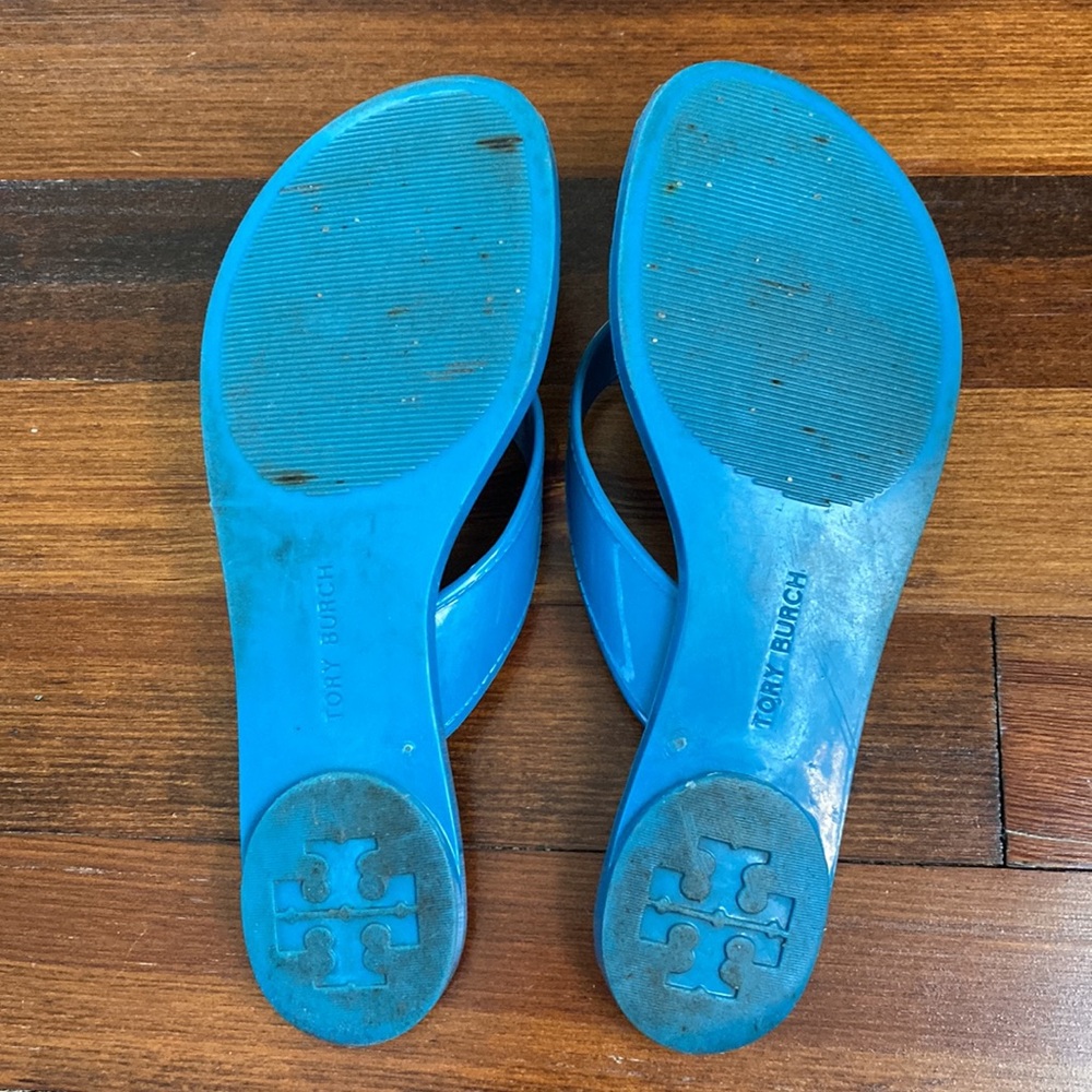 Tory Burch logo jelly thong sandal - Picture 5 of 8